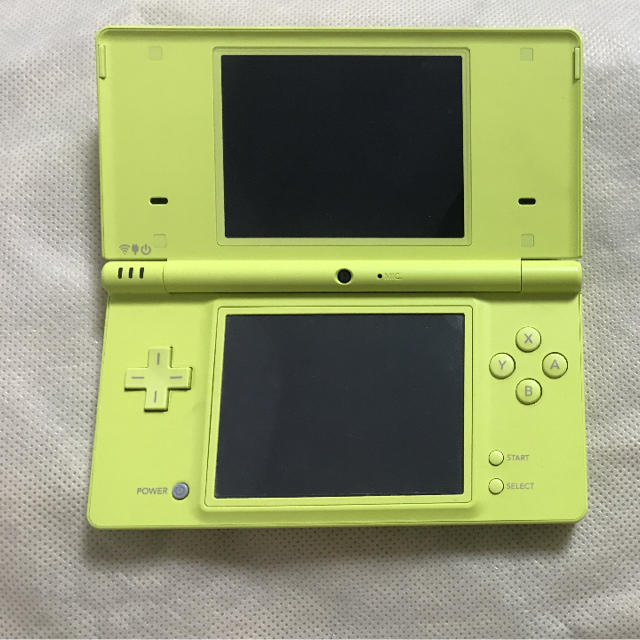 ニンテンドーDS(ニンテンドーDS)の【blue14様専用】Nintendo DSi ライムグリーン ソフト5個付 エンタメ/ホビーのゲームソフト/ゲーム機本体(携帯用ゲーム機本体)の商品写真