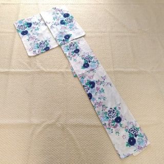 白地の浴衣★古典柄 春夏秋冬 花柄 花模様 椿 梅 桜 菊 牡丹 紺 S～M(浴衣)