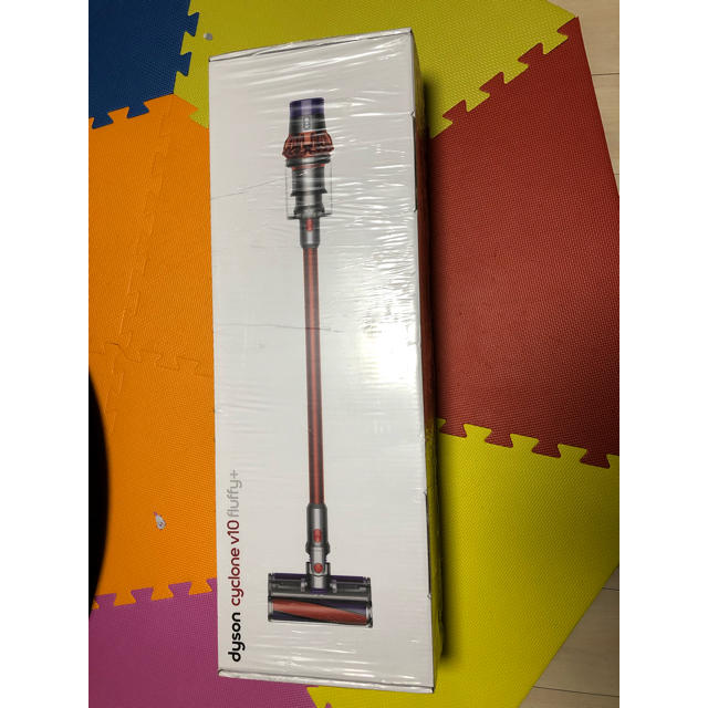 新品未開封 ダイソン Dyson V10 fluffy+ SV12FFCOM