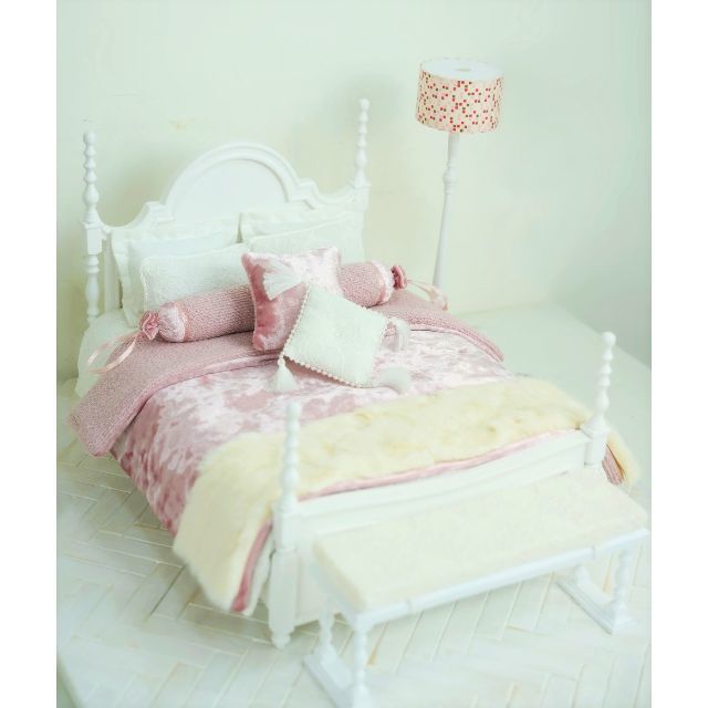 ハンドメイド ドールハウス ブライス 北欧系 ベッド用品 寝具 ピンクの通販 by shizukaのミニチュア家具屋｜ラクマ
