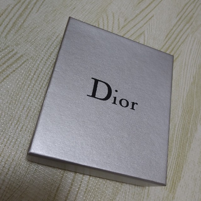 Dior(ディオール)のDior　空箱 レディースのバッグ(ショップ袋)の商品写真
