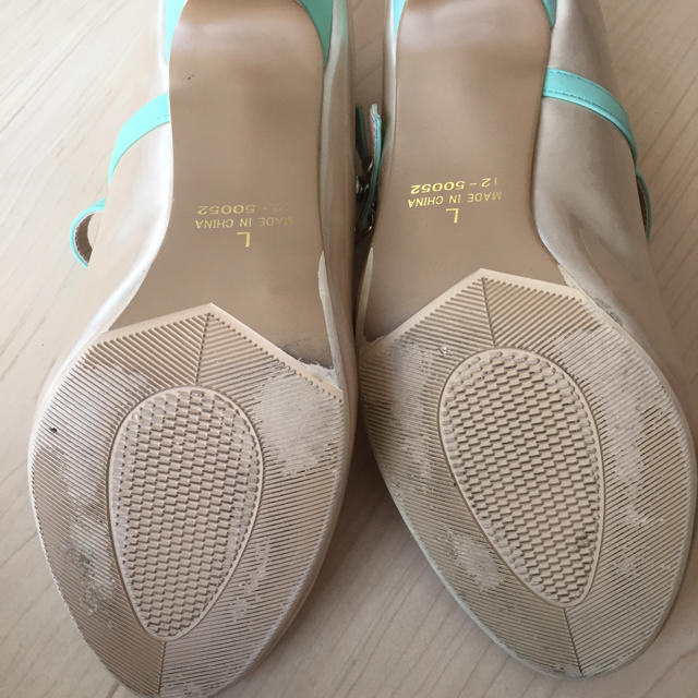 しまむら(シマムラ)のしまむら ゴールドパンプス レディースの靴/シューズ(ハイヒール/パンプス)の商品写真