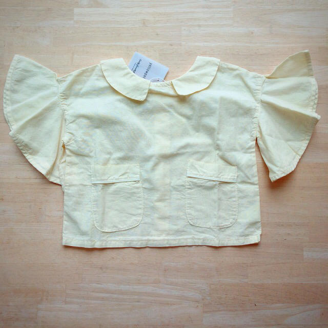 Caramel baby&child (キャラメルベビー&チャイルド)のyellowpelota  フレア袖シャツ キッズ/ベビー/マタニティのキッズ服女の子用(90cm~)(Tシャツ/カットソー)の商品写真