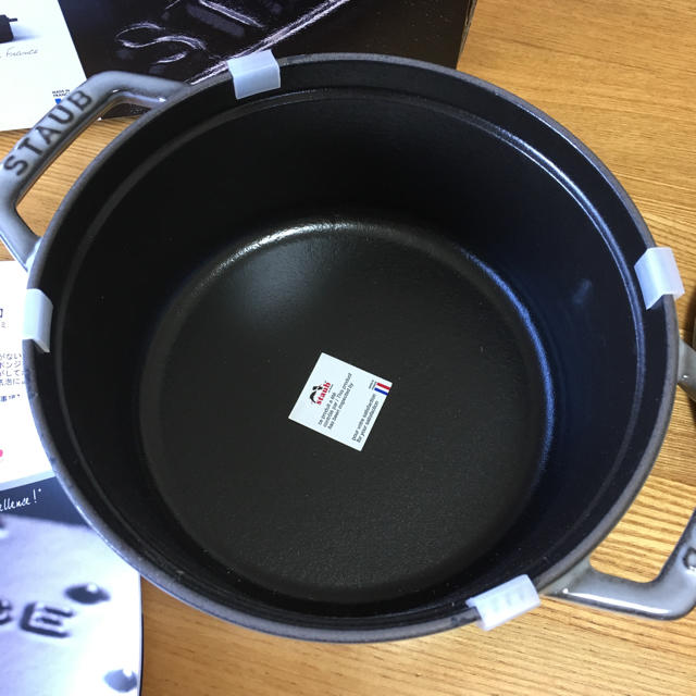 STAUB(ストウブ)のstaub ピコココット  18cm グレー インテリア/住まい/日用品のキッチン/食器(鍋/フライパン)の商品写真