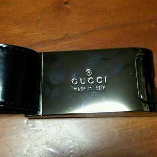 グッチ(Gucci)のGUCCI黒エナメルのベルトです。(ベルト)