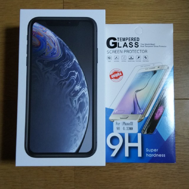 【新品】iPhone XR 64GB ブラック ＆液晶保護フィルム付き