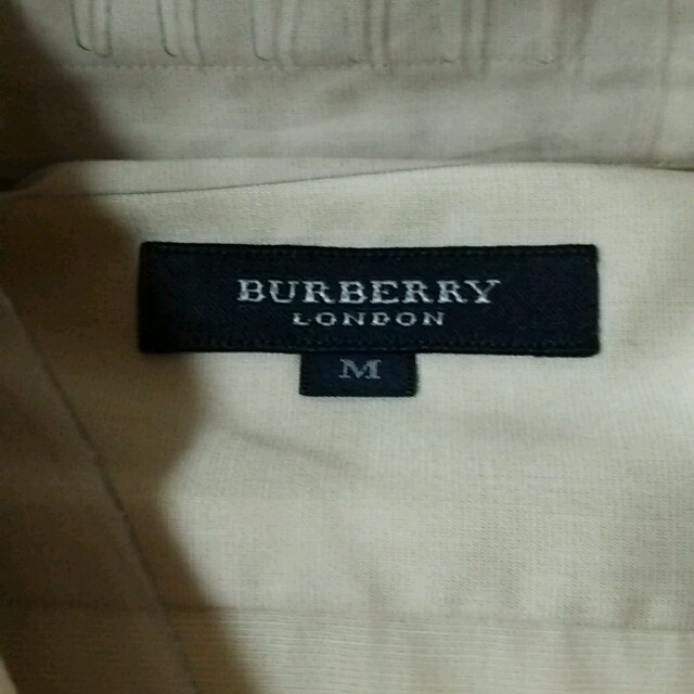 BURBERRY(バーバリー)の新品未使用❗burberryメンズシャツ レディースのトップス(シャツ/ブラウス(長袖/七分))の商品写真