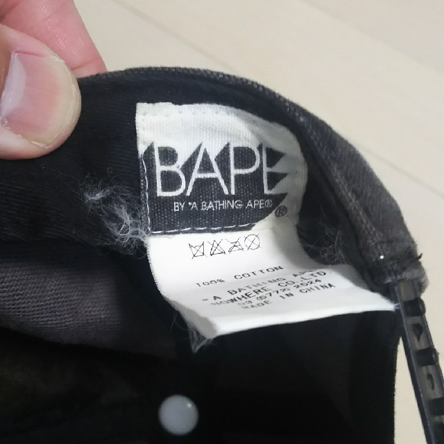 A BATHING APE(アベイシングエイプ)のアベイシングエイプ カーハートコラボ ブラックカモキャップ メンズの帽子(キャップ)の商品写真