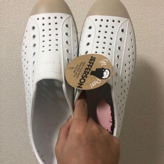 クロックス(crocs)のnative新品 M10 白28センチ(サンダル)