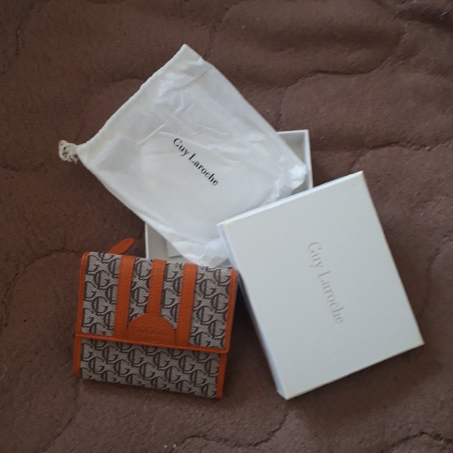 Guy Laroche(ギラロッシュ)のguy Larocheの折財布 レディースのファッション小物(財布)の商品写真