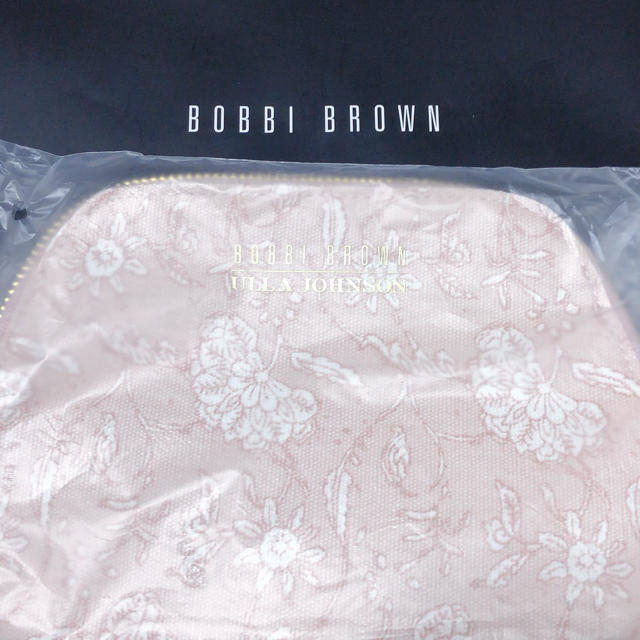 BOBBI BROWN(ボビイブラウン)の新品 BOBBI BROWN ポーチ レディースのファッション小物(ポーチ)の商品写真