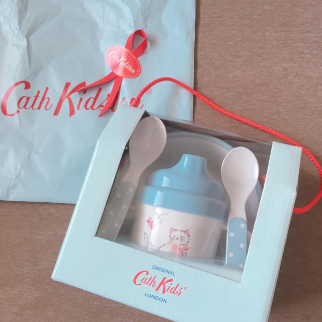 Cath Kidston(キャスキッドソン)のCath Kidston メラミン ナーサリーセット ガーデンキトン キッズ/ベビー/マタニティの授乳/お食事用品(離乳食器セット)の商品写真