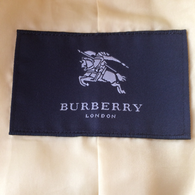 BURBERRY(バーバリー)のBURBERRYトレンチコ－ト レディースのジャケット/アウター(トレンチコート)の商品写真