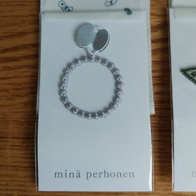 mina perhonen(ミナペルホネン)のミナペルホネン　mina perhonen　ノベルティチャーム レディースのアクセサリー(チャーム)の商品写真