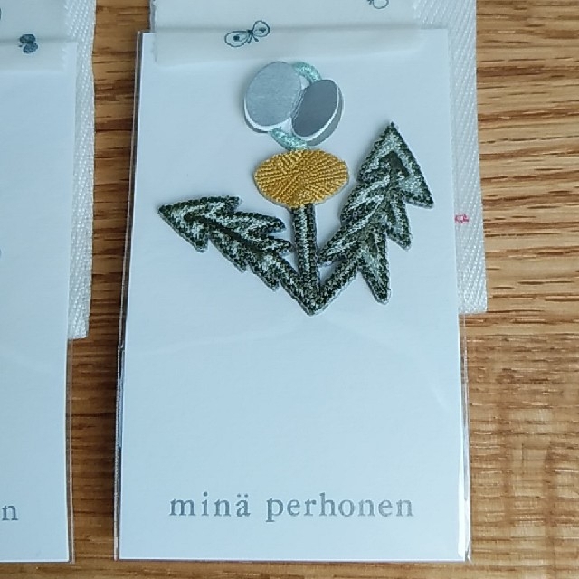 mina perhonen(ミナペルホネン)のミナペルホネン　mina perhonen　ノベルティチャーム レディースのアクセサリー(チャーム)の商品写真