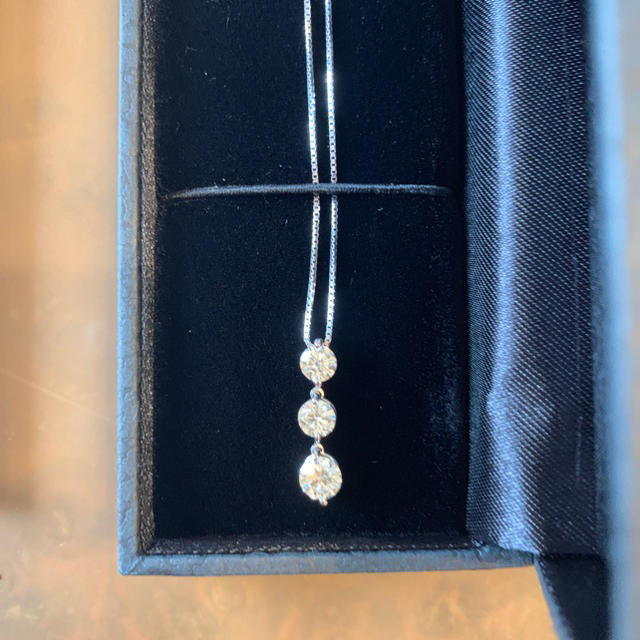 ベンチ 収納付 新品 Ptプラチナ ダイヤネックレス トリロジー 1Ct 以上