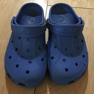 クロックス(crocs)のクロックス  ブルー 18.5-19センチ(サンダル)