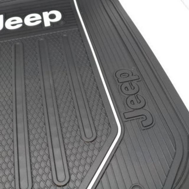 Jeep(ジープ)のJeepフロアーマットセット　ジープ チェロキー ラングラーなどに 汎用タイプ 自動車/バイクの自動車(車内アクセサリ)の商品写真