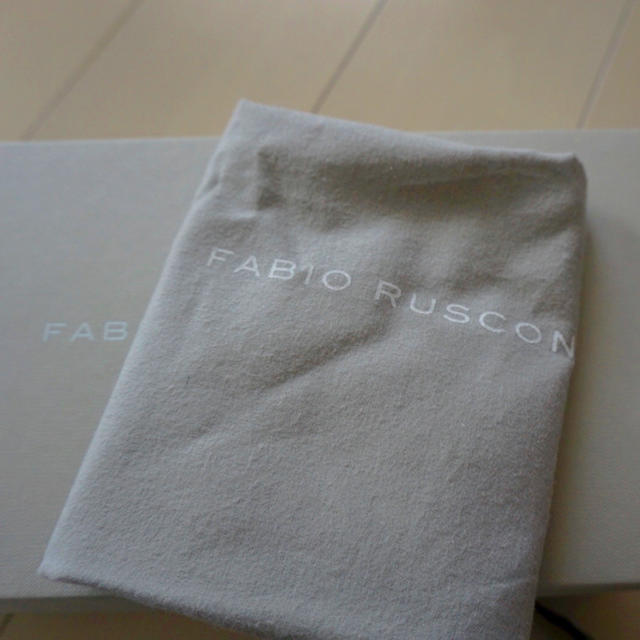 FABIO RUSCONI(ファビオルスコーニ)のファビオルスコーニ 紺白バイカラーパンプス レディースの靴/シューズ(ハイヒール/パンプス)の商品写真