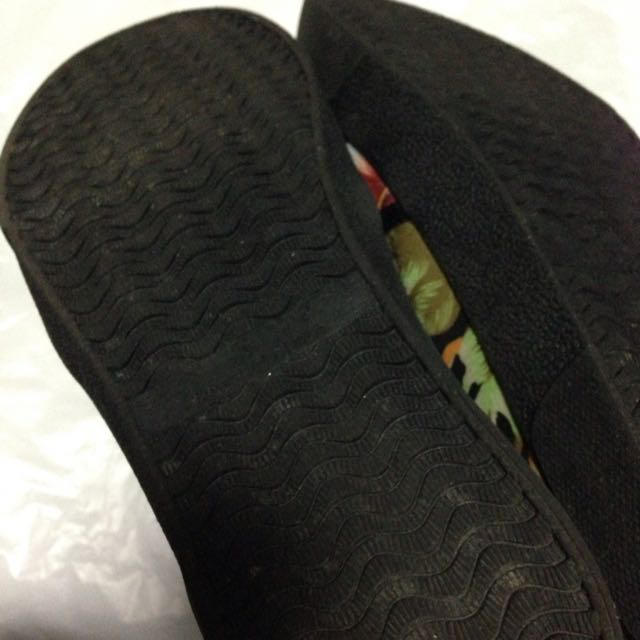 しまむら(シマムラ)のボタニカル柄スリッポン レディースの靴/シューズ(スニーカー)の商品写真