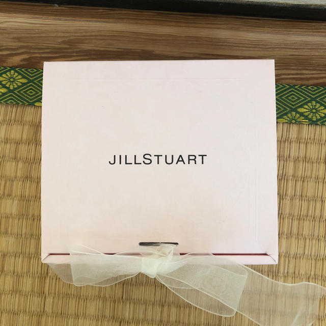 JILLSTUART(ジルスチュアート)のジルスチュアートの箱のみ インテリア/住まい/日用品のオフィス用品(ラッピング/包装)の商品写真