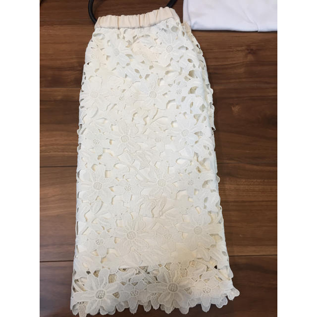 IENA(イエナ)のイエナ レース スカート 白 38サイズ レディースのスカート(ひざ丈スカート)の商品写真