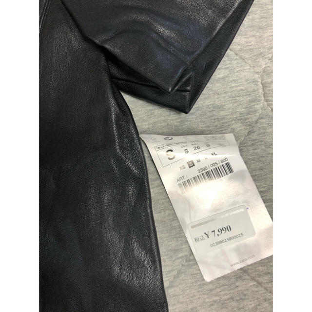 Zara 新品 Zara フェイクレザー Vネック 半袖 ワンピース 黒 レザーワンピの通販 By Coco72picopoco S Shop ザラ ならラクマ