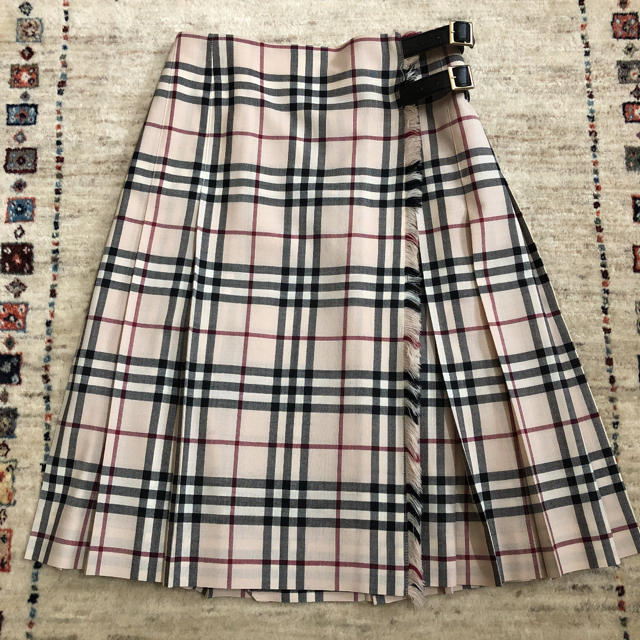 BURBERRY(バーバリー)のバーバリー 巻きスカート ミン様専用！！ レディースのスカート(ひざ丈スカート)の商品写真