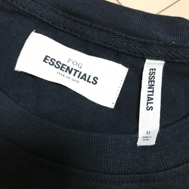 FEAR OF GOD(フィアオブゴッド)の新品 正規店購入 FOG ESSENTIALS ロンT  サイズ M ブラック メンズのトップス(Tシャツ/カットソー(七分/長袖))の商品写真