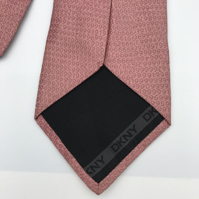 DKNY(ダナキャランニューヨーク)の☆良品☆ダナキャランNY デザインパターン ピンク メンズのファッション小物(ネクタイ)の商品写真