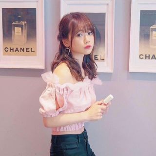 中村里沙白石麻衣着用♡オフショルトップス