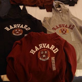 ハーヴァード(HARVARD)の送料込み！ハーバード大学ロゴ入りパーカー(エンジ色)(パーカー)