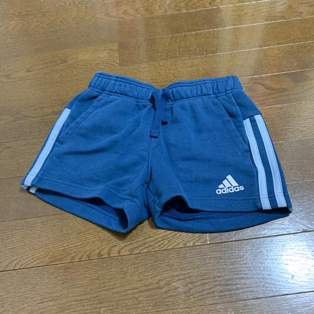 adidas(アディダス)のadidas   ショートパンツ キッズ/ベビー/マタニティのキッズ服女の子用(90cm~)(パンツ/スパッツ)の商品写真