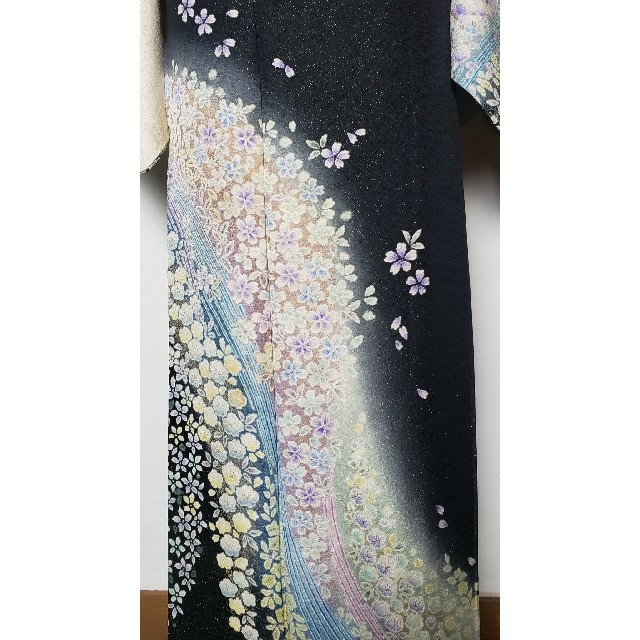 訪問着　作家物　おぼろ絞り　桜　正絹　袷着物 レディースの水着/浴衣(着物)の商品写真