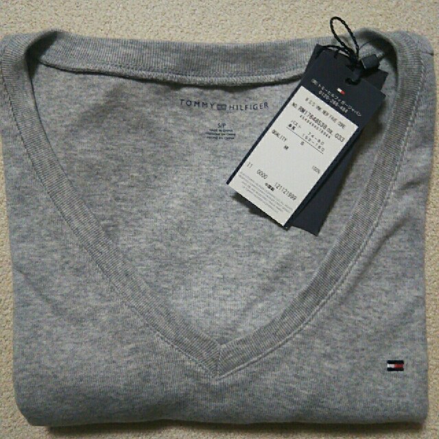 TOMMY HILFIGER(トミーヒルフィガー)のtommy Tシャツ グレー S レディースのトップス(Tシャツ(半袖/袖なし))の商品写真