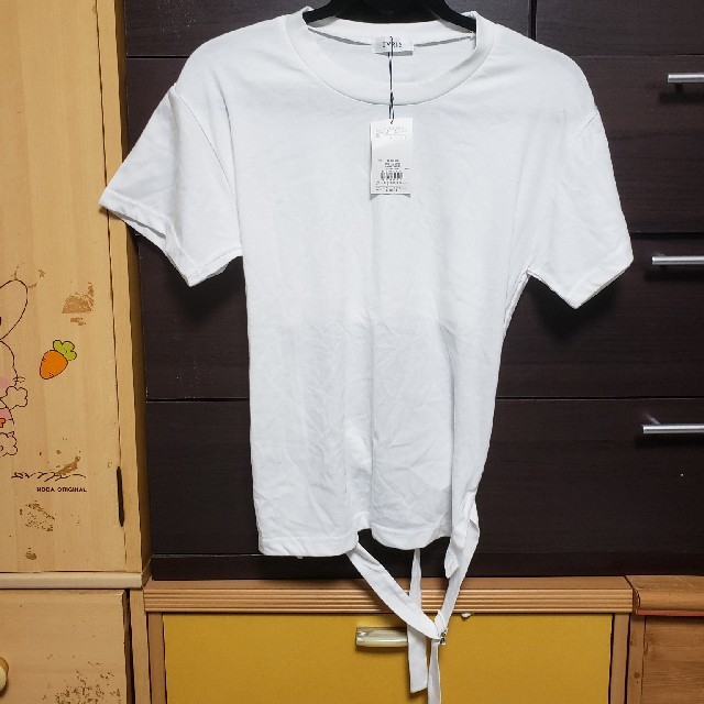 EVRIS(エヴリス)のエブリス　Tシャツ レディースのトップス(Tシャツ(半袖/袖なし))の商品写真
