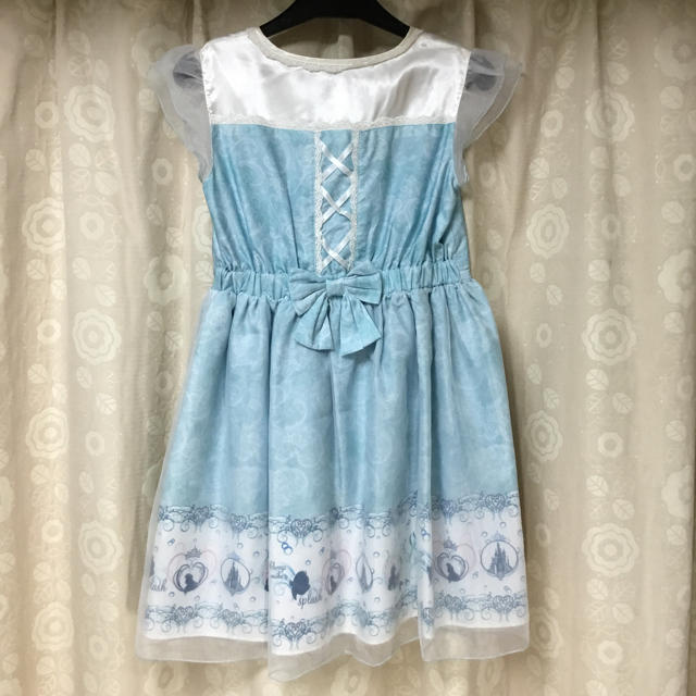 axes femme(アクシーズファム)のaxes femme kids Disney マーメイド柄ワンピース 140㎝ キッズ/ベビー/マタニティのキッズ服女の子用(90cm~)(ワンピース)の商品写真