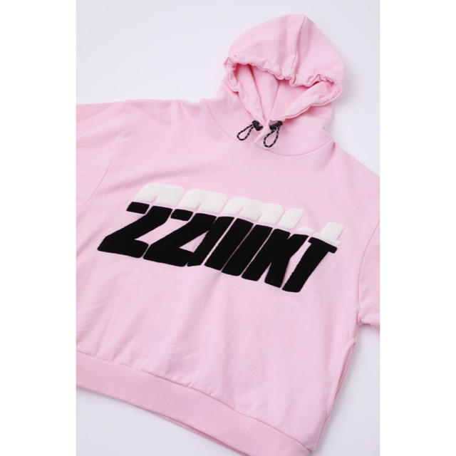 AKB48(エーケービーフォーティーエイト)の22market こじはるLogo hoodieトレーナー レディースのトップス(トレーナー/スウェット)の商品写真