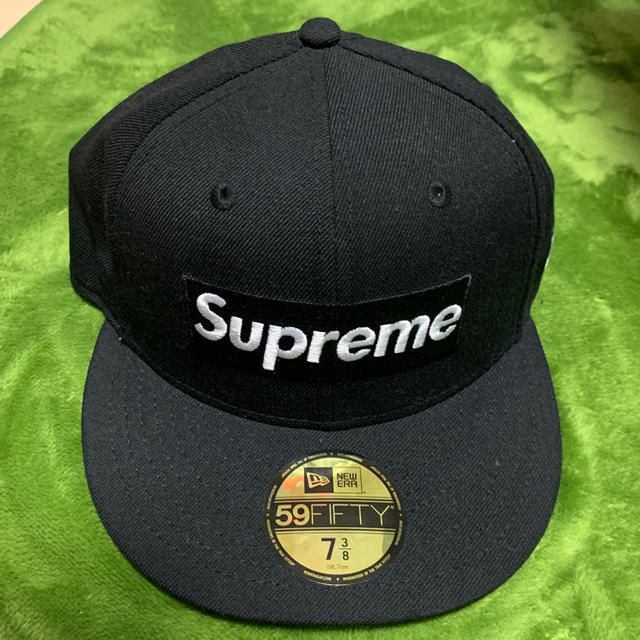 Supreme(シュプリーム)のSupreme newera playboy 7 3/8 メンズの帽子(キャップ)の商品写真