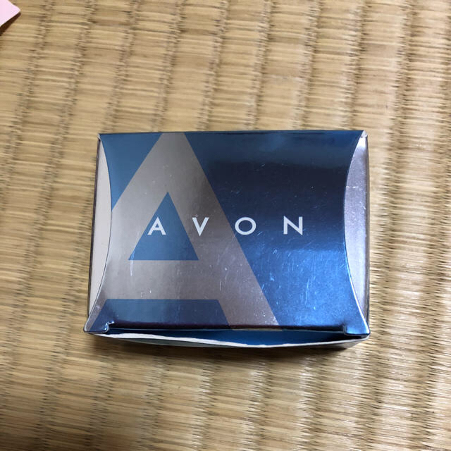 AVON(エイボン)のエレガントソリッドイヤリング レディースのアクセサリー(イヤリング)の商品写真