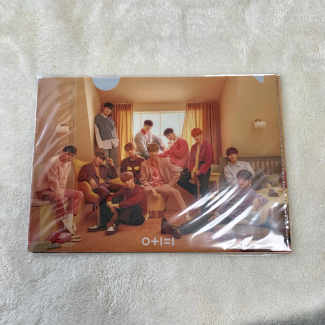 wannaone クリアファイル2枚セット エンタメ/ホビーのタレントグッズ(アイドルグッズ)の商品写真