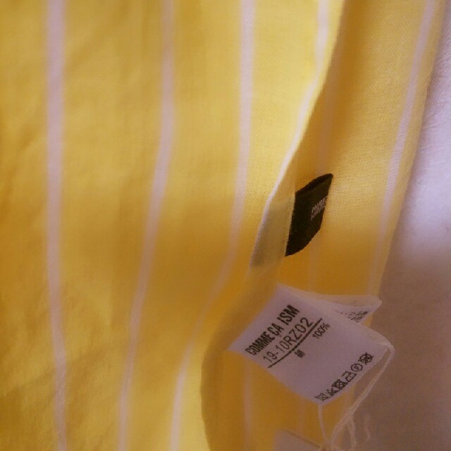 COMME CA ISM(コムサイズム)の新品未使用タグ付き コムサイズム ストール 黄色ストライプ  綿100% レディースのファッション小物(バンダナ/スカーフ)の商品写真