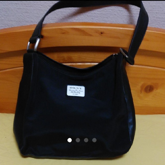 DKNY(ダナキャランニューヨーク)の♡気まぐれSALE♡DKNY☆ハンドバッグ レディースのバッグ(ハンドバッグ)の商品写真