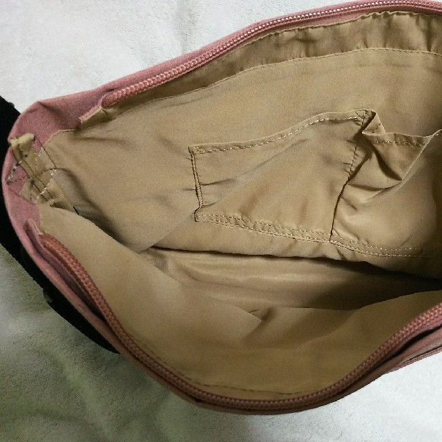 anello(アネロ)のアネロ　ショルダーバッグ　AT-B1718NPIヌードピンク レディースのバッグ(ショルダーバッグ)の商品写真