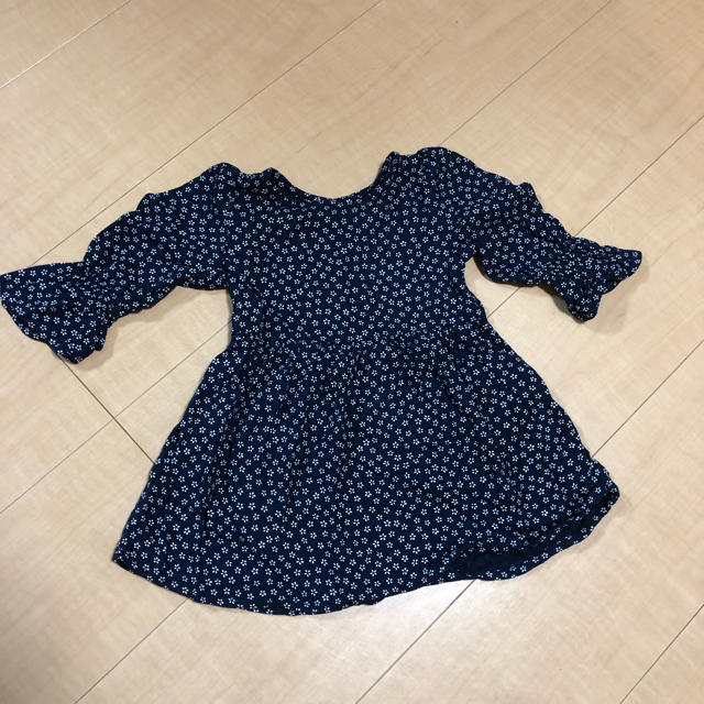 babyGAP(ベビーギャップ)の【新品未使用】80㎝BABYGAP♡小花柄ワンピ キッズ/ベビー/マタニティのベビー服(~85cm)(ワンピース)の商品写真