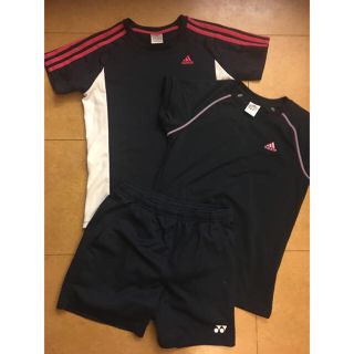 ヨネックス(YONEX)のTシャツ2枚、短パン1牧セット(Tシャツ(半袖/袖なし))