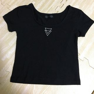 アンビー(ENVYM)のENVYM ショート丈トップス(Tシャツ(半袖/袖なし))