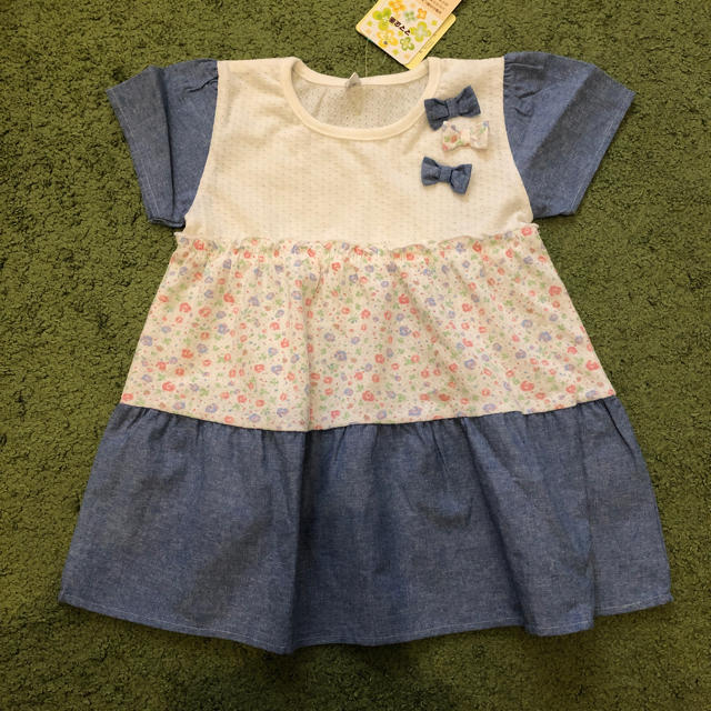 西松屋(ニシマツヤ)の花柄ワンピース キッズ/ベビー/マタニティのキッズ服女の子用(90cm~)(ワンピース)の商品写真