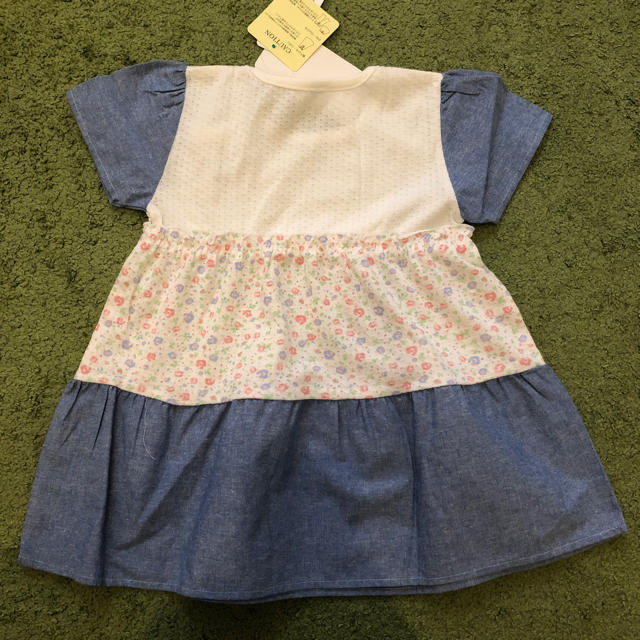 西松屋(ニシマツヤ)の花柄ワンピース キッズ/ベビー/マタニティのキッズ服女の子用(90cm~)(ワンピース)の商品写真