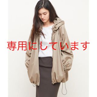 ドゥーズィエムクラス(DEUXIEME CLASSE)の美品 ウィムガゼット フーデッドブルゾン カーキベージュ(ブルゾン)